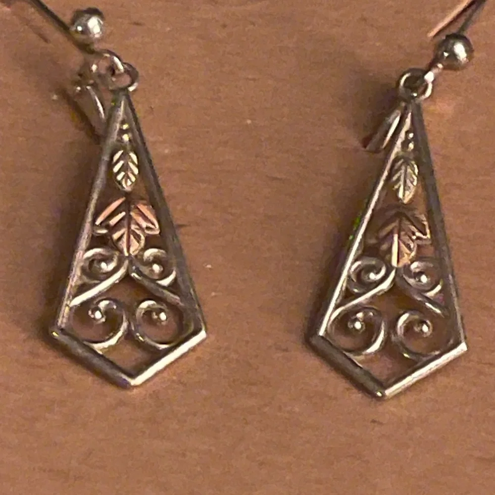 Elegant Silver and Gold Leaf Earrings - Picture 2 of 4